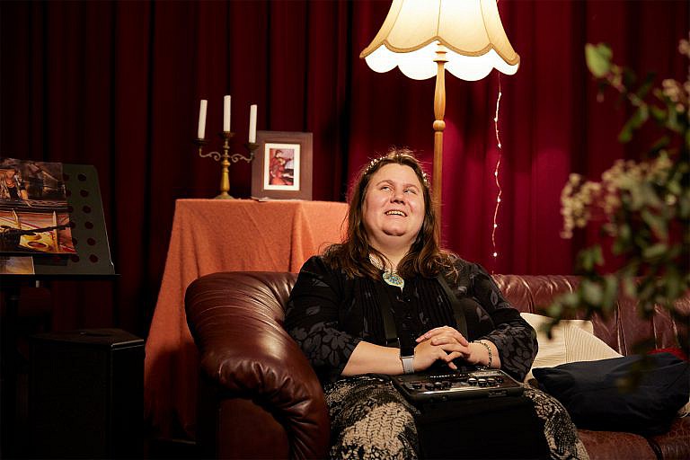 Grace King with braille note-taker