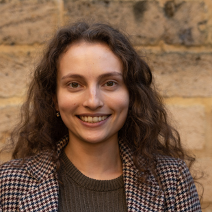 Portrait photo of Anna
